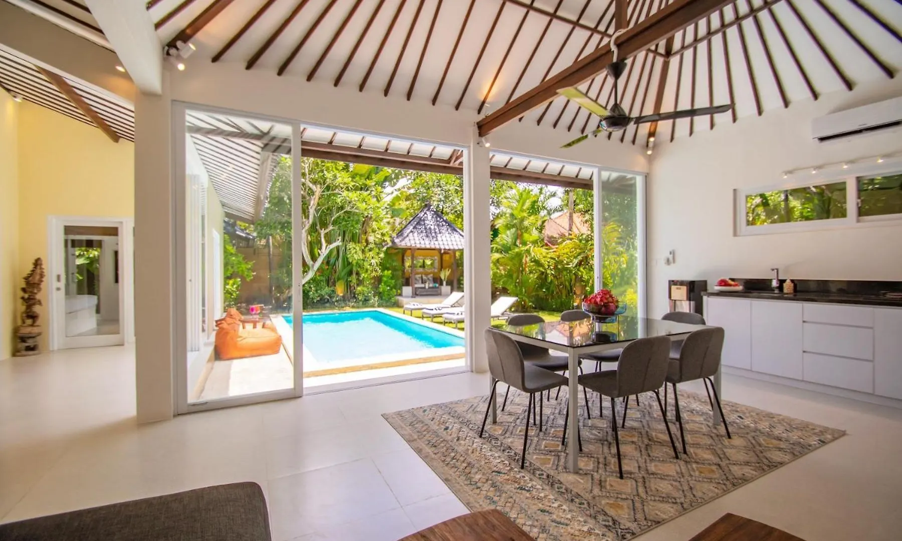 Villa Sitara, Sitara Villa Group Seminyak 0*,  Indonésie