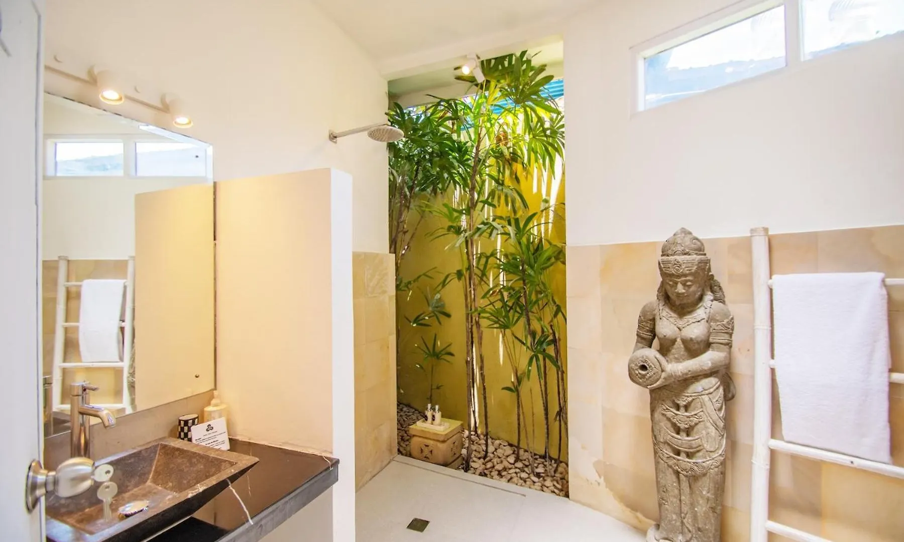 Villa Sitara, Sitara Villa Group Seminyak  0*, Seminyak (Bali)